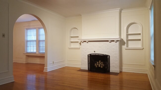 Living Rm - 7390 Norwood Ave