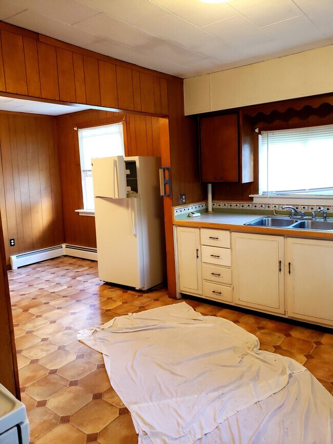 Foto del edificio - Quite house in quiet neighborhood. Corner Lot