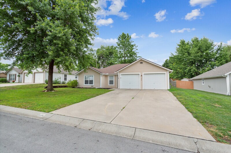 626 SW Sunset, Grain Valley, MO 64029 House Rental in Grain Valley