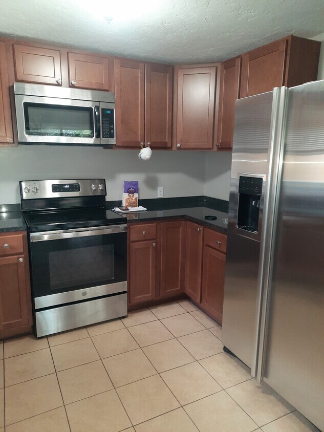 Foto principal - 633 Wareham St