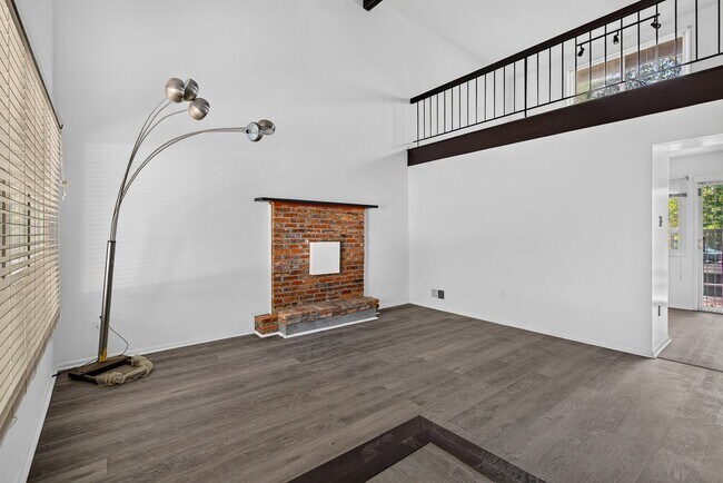 Foto del edificio - 8801 Monmouth Dr