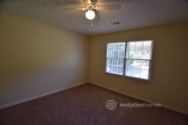 Foto del edificio - 120 County Line Ct