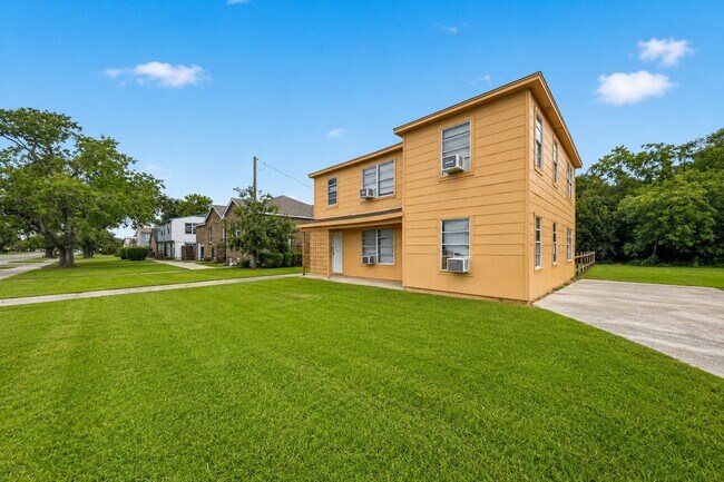 Foto del edificio - 1028 5th Ave N