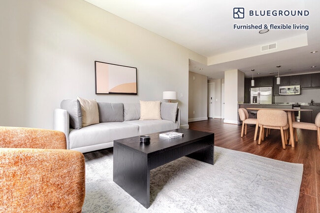 Building Photo - 12025 Town Square St