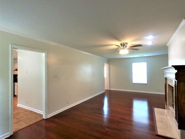 Foto del edificio - WEST KNOX BEAUTY ON CUL-DE-SAC 3 BEDROOM A...