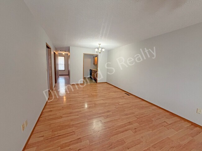 Building Photo - 1499 W Rainey St