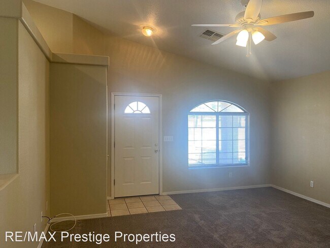 Building Photo - 3 br, 2 bath House - 4876 Van Nuys Rd