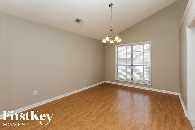 Building Photo - 200 Summer Hill Dr