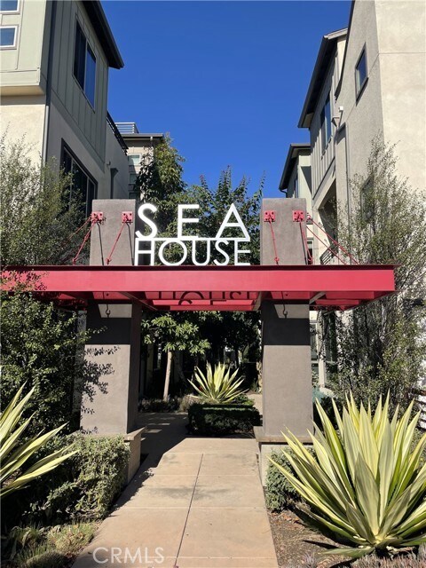Foto del edificio - 1818 Coastal Way