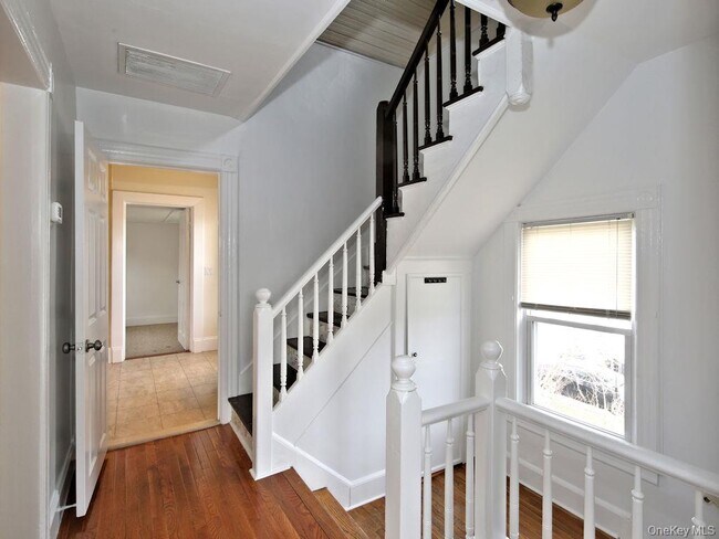 Foto del edificio - 84 Nelson Ave