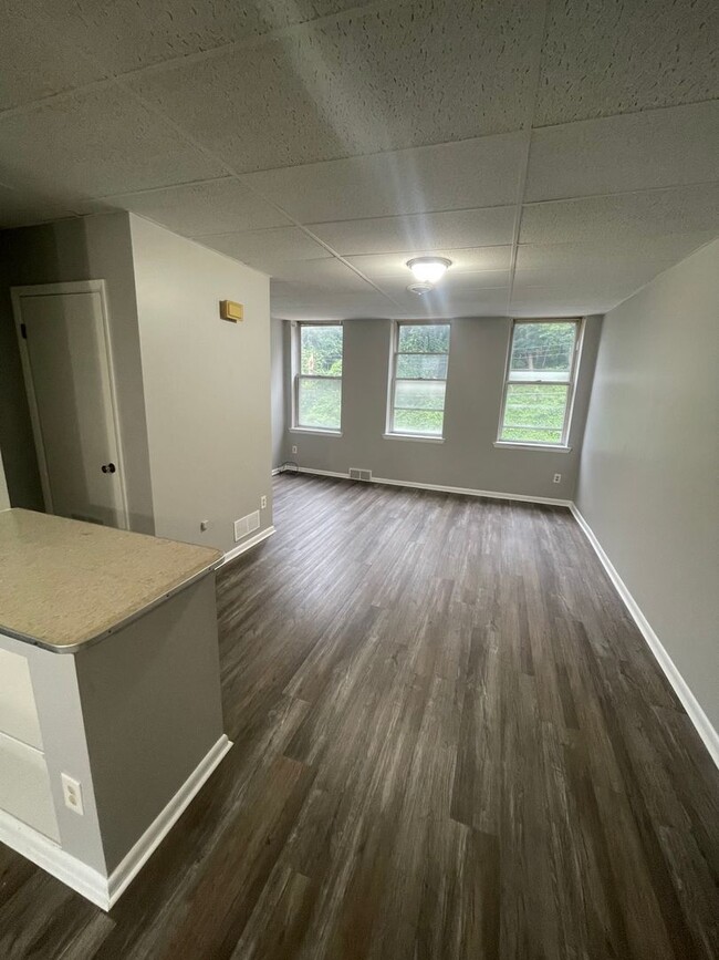 Foto del edificio - 2341 Reed St