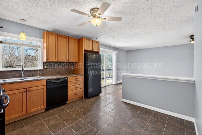 Building Photo - 12887 Fox Haven Dr