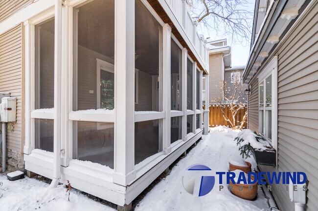Building Photo - 1712 W 31st St