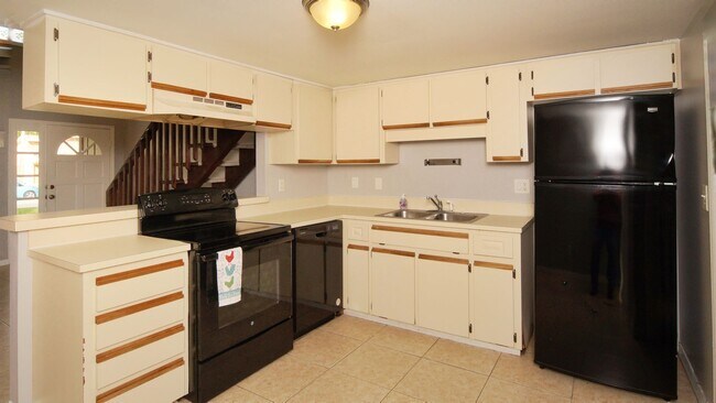 Building Photo - 2453 Kathi Kim St