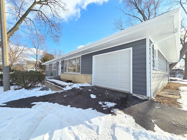 Foto del edificio - 29 E Lake Shore Dr