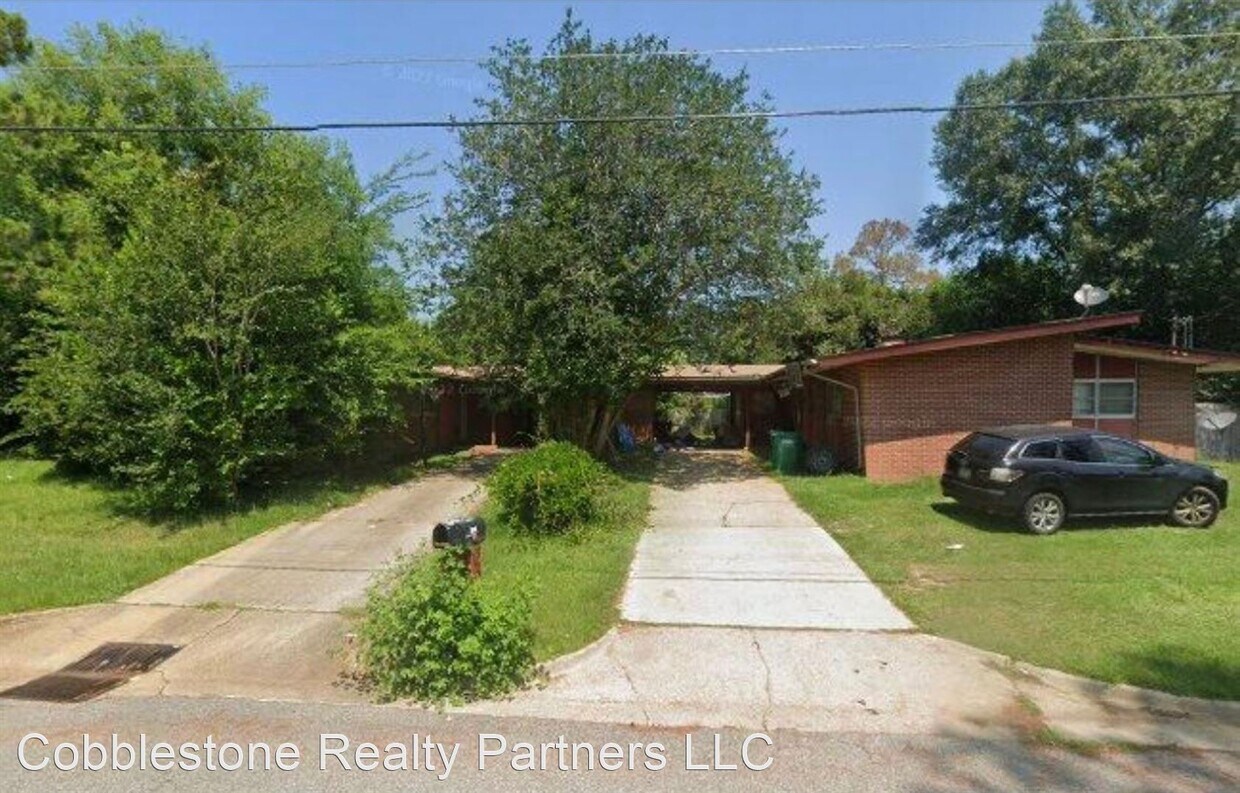 3 br, 2 bath House 2019 N Flintlock Drive House Rental in Albany, GA
