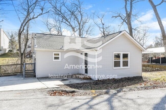 Building Photo - 3402 Longview Dr