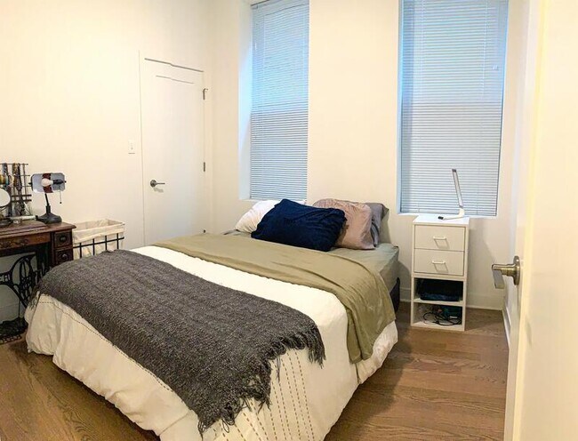 Foto del edificio - 1520 W 18th Pl