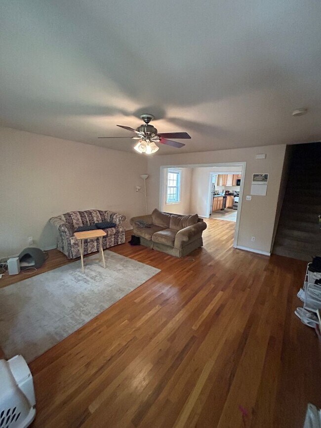 Foto del edificio - Large 3 Bedroom | 2.5 Bath in The Fan!