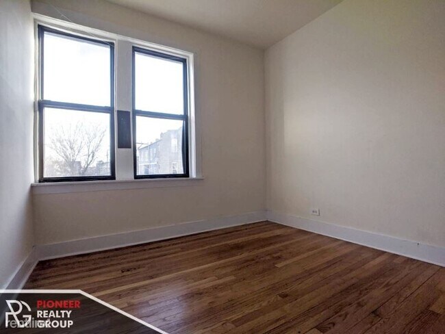 Foto del edificio - 1530 S Kedzie Ave