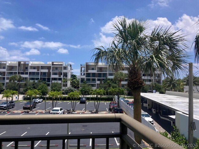 Building Photo - 3031 N Ocean Blvd