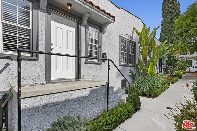 Building Photo - 1622 Maltman Ave