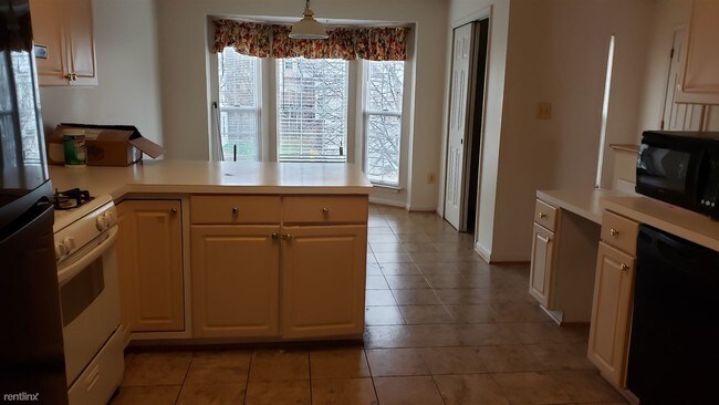 Building Photo - 3 br, 2.5 bath Townhome - Russett Communit...