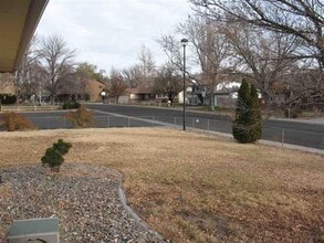 Building Photo - 601 W Indian Creek Dr
