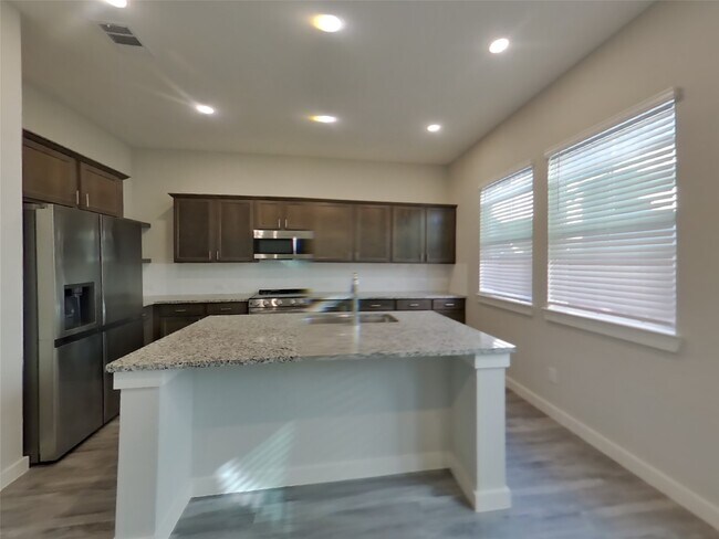 Foto del edificio - 4930 San Fabiano Ct