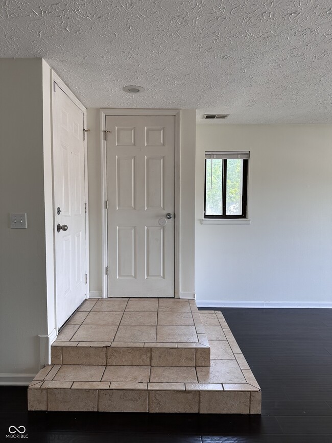Building Photo - 2912 Eagles Crest Cir