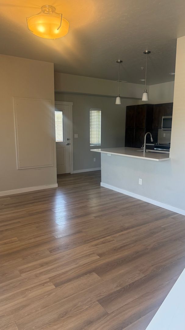 Foto del edificio - WELCOME TO SUNBEAM TOWNHOMES