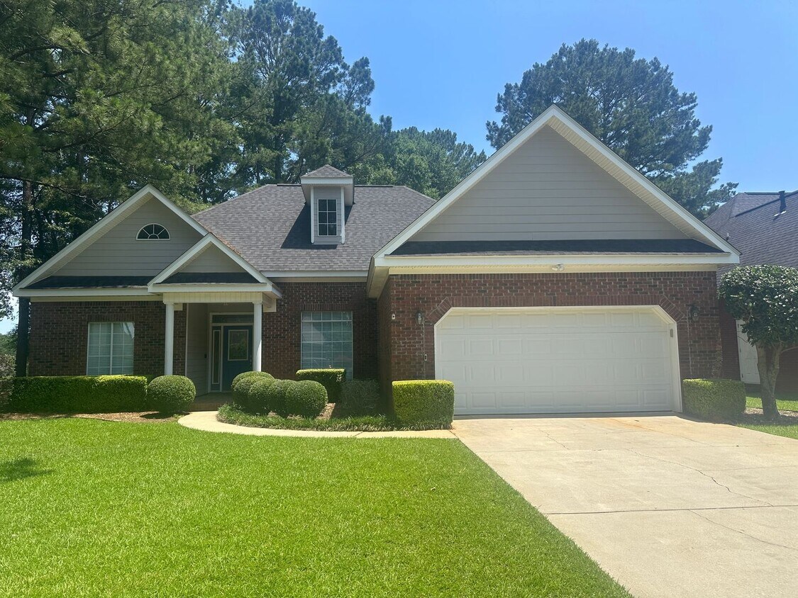 Foto principal - Tartan Pines Subdivision! Golf Course Comm...