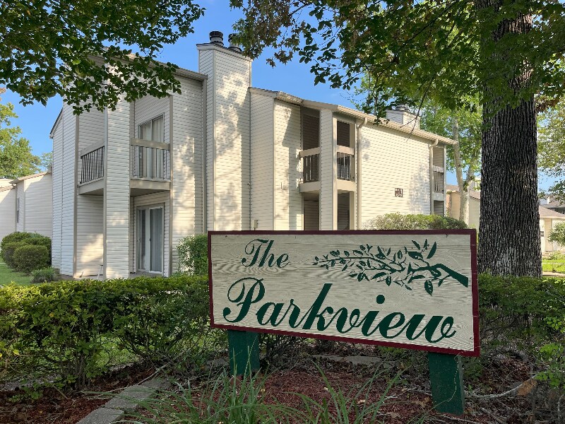 Primary Photo - 104 Parkview Blvd