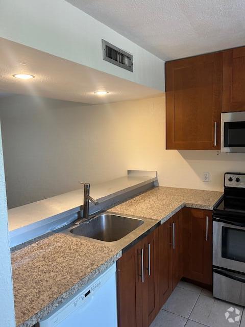 Building Photo - 3626 Whitehall Dr