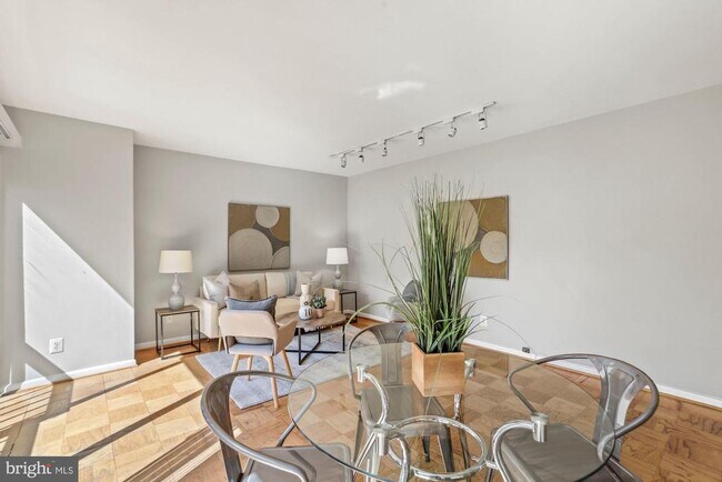 Foto del edificio - 1001 26th St NW