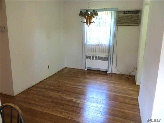 Foto del edificio - 2292 Overbrook Pl