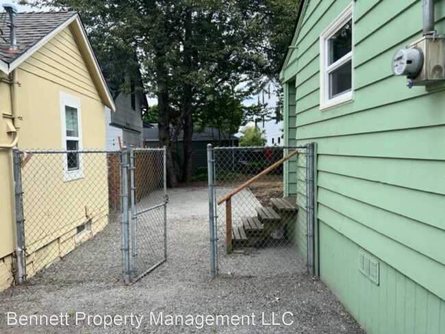 Building Photo - 1 br, 1 bath House - 3406 40th St SW