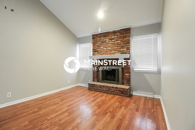 Building Photo - 3 Bedroom Pet-Friendly Home in Kansas City, MO with Main Street Renewal