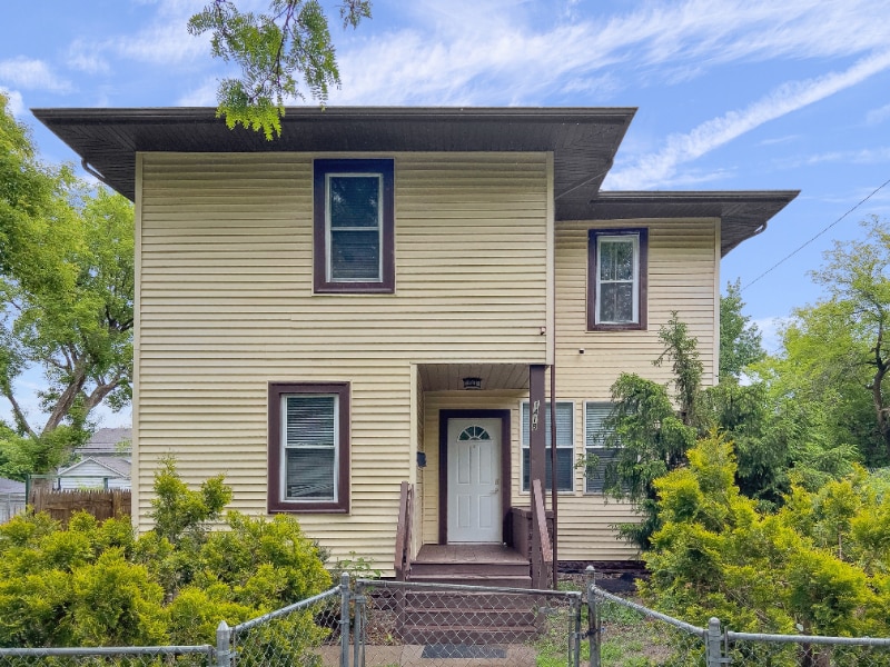Primary Photo - 1418 N Oliver Ave