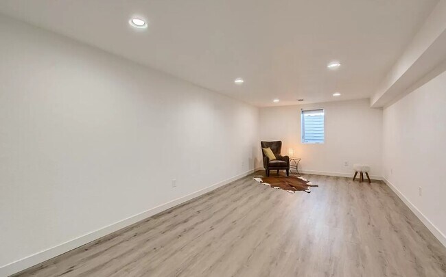 Building Photo - 2201 S Quitman St