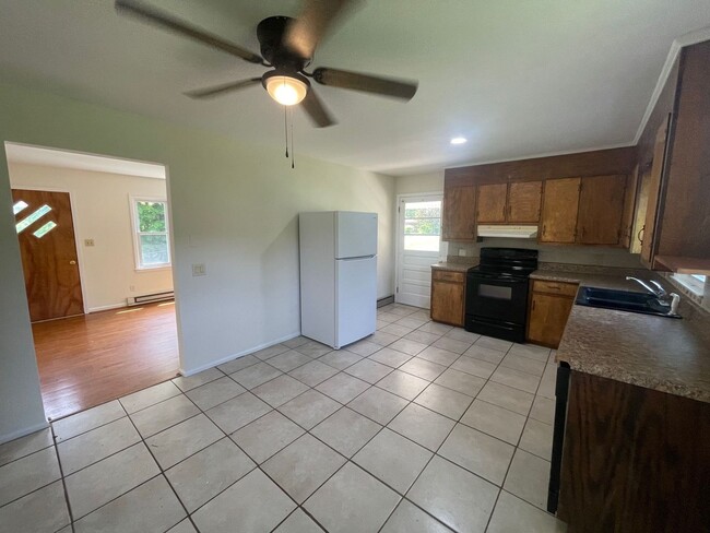 Building Photo - 5631 Rolling Hills Dr