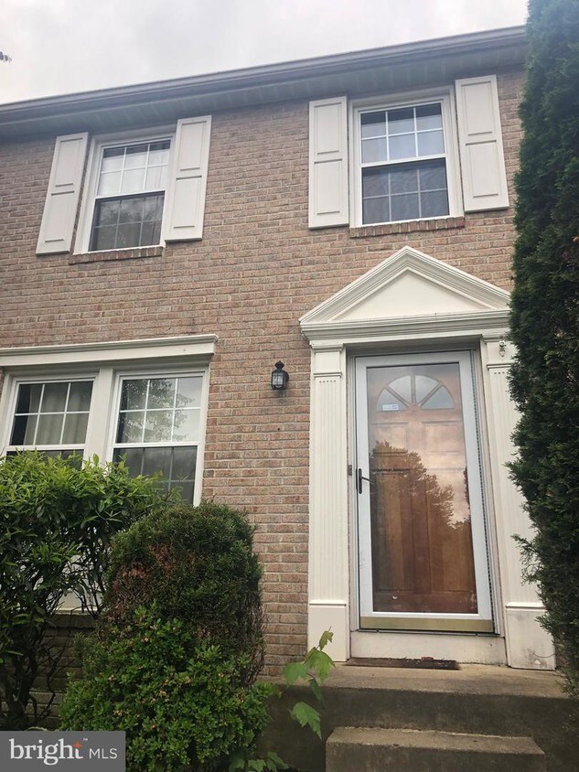 12921 Bjork Ln, Woodbridge, VA 22192 Townhouse for Rent in Woodbridge