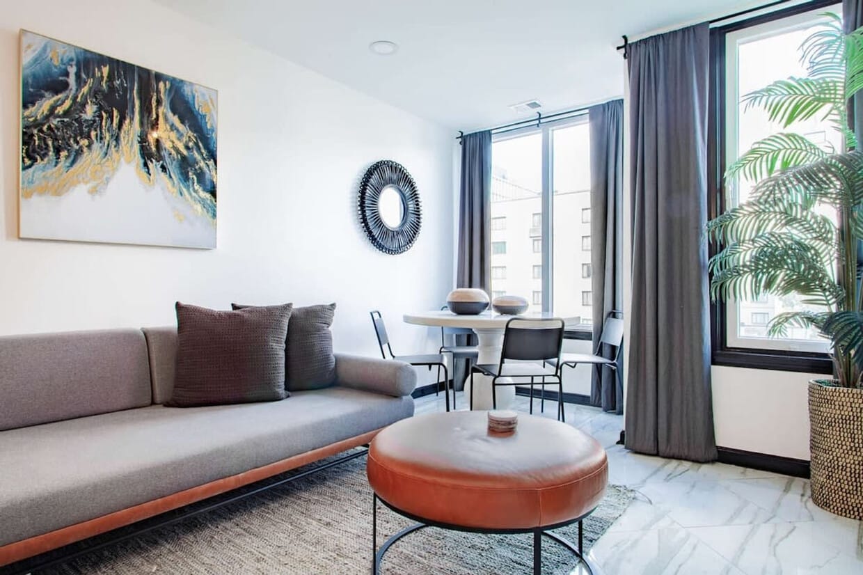 Foto principal - 1020 16th St NW