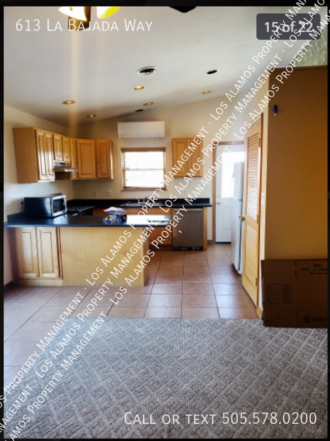 Building Photo - 613 La Bajada Way