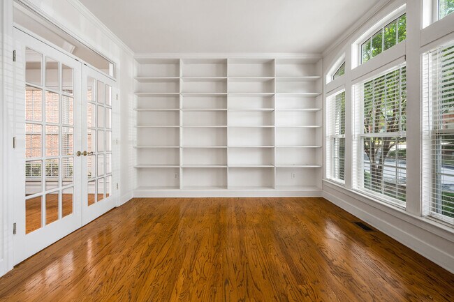 Building Photo - 2138 Wrights Mill Cir NE