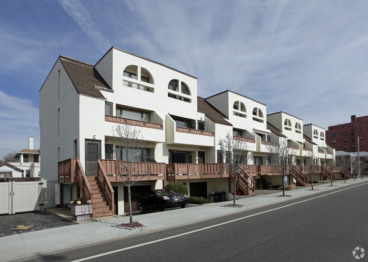 Foto del edificio - Sea Breeze Town Houses