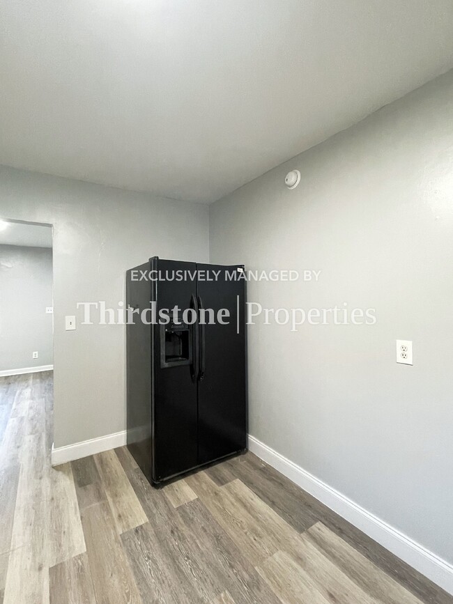 Foto del edificio - 726 Shearer Ave