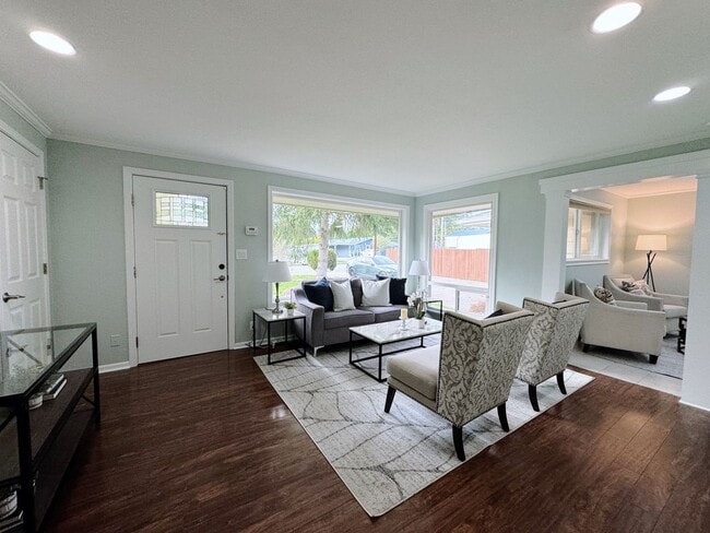 Photo - Cozy 3BD/2BTH Lynnwood Rambler for Lease! House