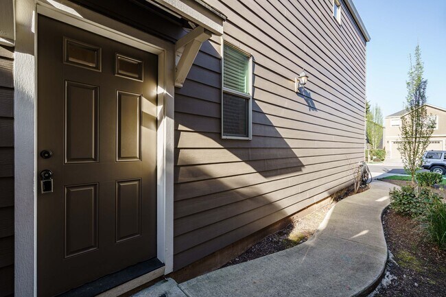 Building Photo - Beautiful Single-Level Home | 3 Bed, 2.5 B...