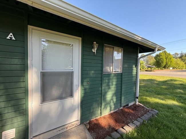 Building Photo - 409 - Palmer